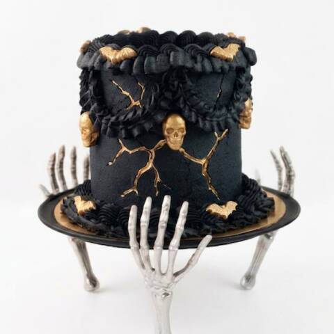 Phantom Lambeth Cake - Halloween Edition